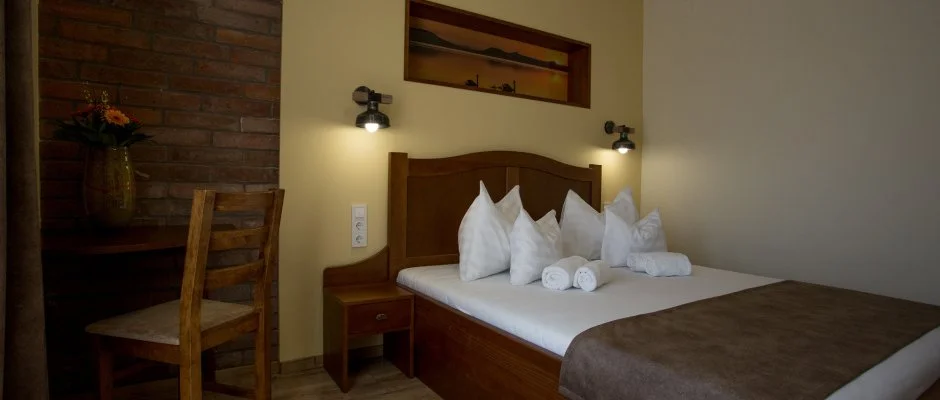 Viktor Bor- s Vendghz Balatonmriafrd