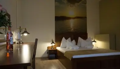 Viktor Bor- s Vendghz Balatonmriafrd