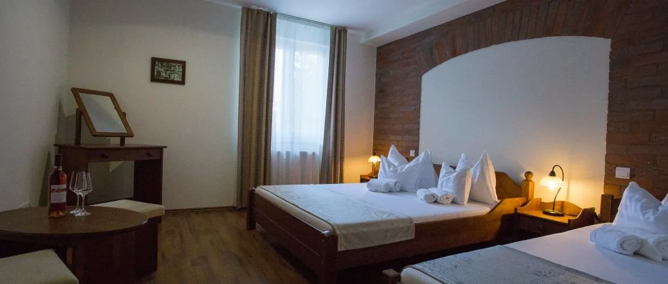 Viktor Bor- s Vendghz Balatonmriafrd