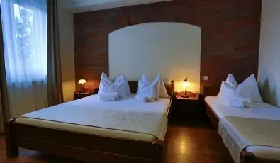 Viktor Bor- s Vendghz Balatonmriafrd