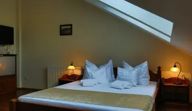 Viktor Bor- s Vendghz Balatonmriafrd