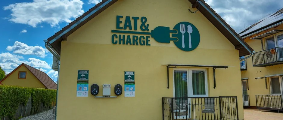 Viktor Bor- s Vendghz Balatonmriafrd