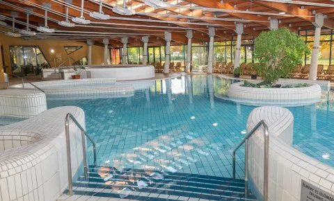 Hotel Villa Classica Pápa - Wellness hétvége ajándék termálfürdő belépővel, reggelivel
