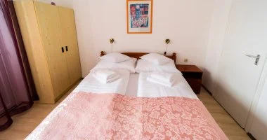 Május 1. (min. 2 éj)