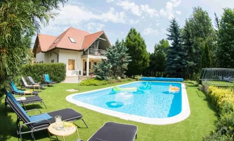 Villa Oliva Boutique Rooms Zamárdi - Napi árak reggelis ellátással