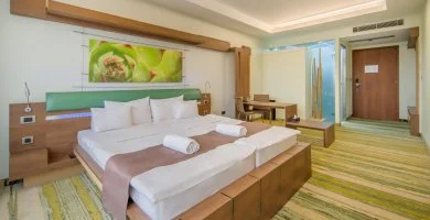 Május 1. (min. 2 éj)