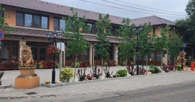 Napi �rak reggelis ell�t�ssal (1 �jt�l)