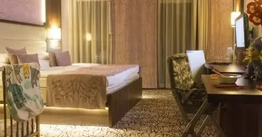 Két ünnep között