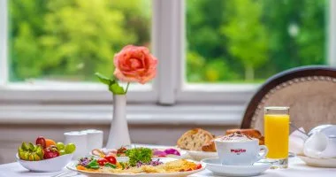 Standard �r reggelivel (1 �jt�l)