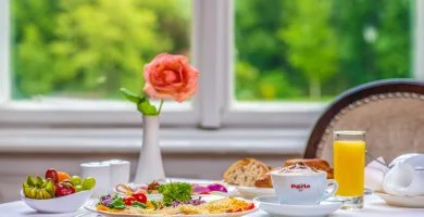 Standard �r reggelivel (1 �jt�l)