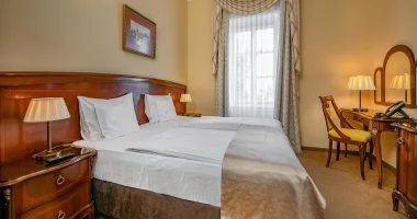 �bred�s a kast�lyban - reggelivel (1 �jt�l)