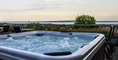 Napi �rak reggelis ell�t�ssal (1 �jt�l)