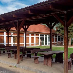 Zöldsziget Menedék Rendezvény és Pihenőház Bárna - Napi árak félpanziós ellátással (1 éjtől)