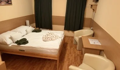 Z�ldsziget Mened�k Rendezv�ny �s Pihen�h�z B�rna