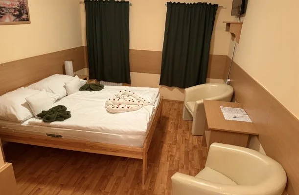 Z�ldsziget Mened�k Rendezv�ny �s Pihen�h�z B�rna