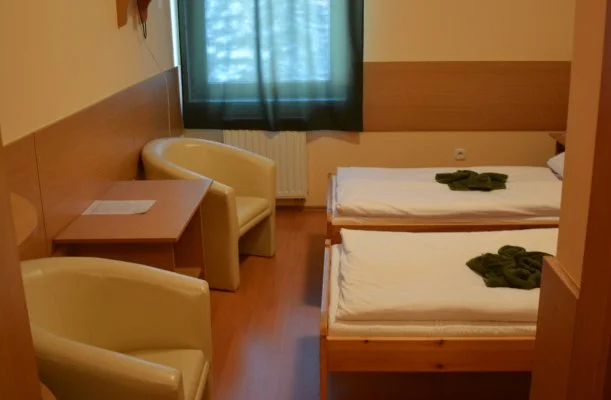 Z�ldsziget Mened�k Rendezv�ny �s Pihen�h�z B�rna