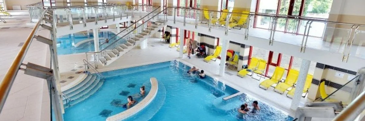 Hunguest Hotel Flóra - Legjobb ár félpanzióval, fürdőbelépővel (min. 2 éj)